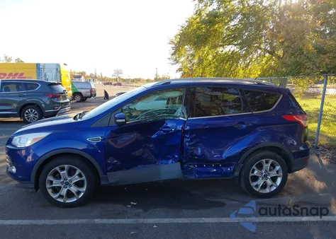 2016 Ford Escape Titanium из США, поврежденный, VIN 1FMCU9J96GUB28552